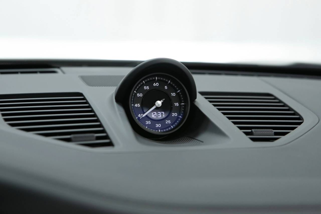 Thumbnail: 2026 Porsche 911 - 32