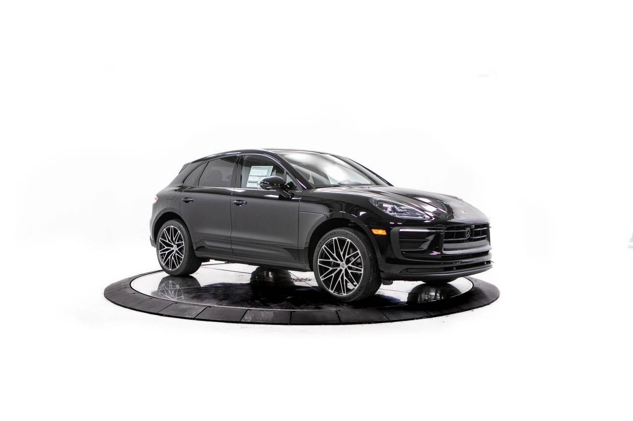 Thumbnail: 2026 Porsche Macan - 9