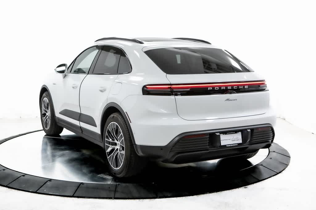 Thumbnail: 2025 Porsche Macan - 3