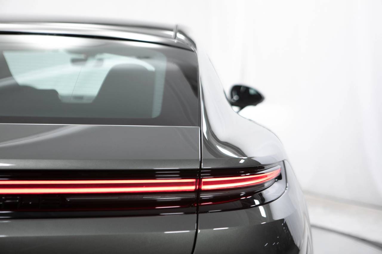 Thumbnail: 2026 Porsche Panamera - 18