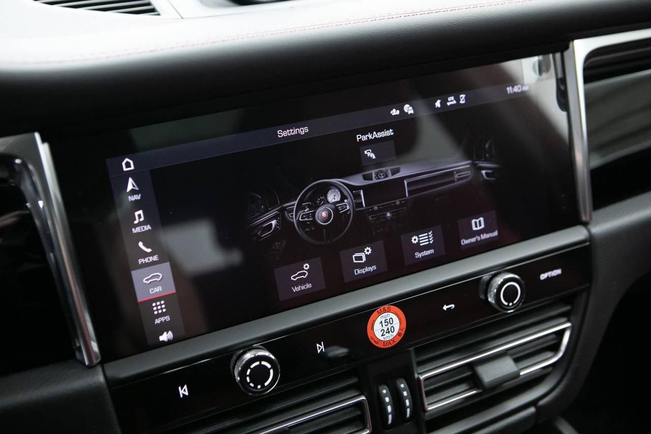 Thumbnail: 2026 Porsche Macan - 22