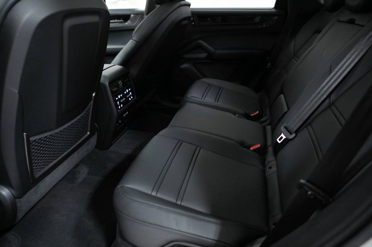Thumbnail: 2026 Porsche Cayenne - 37