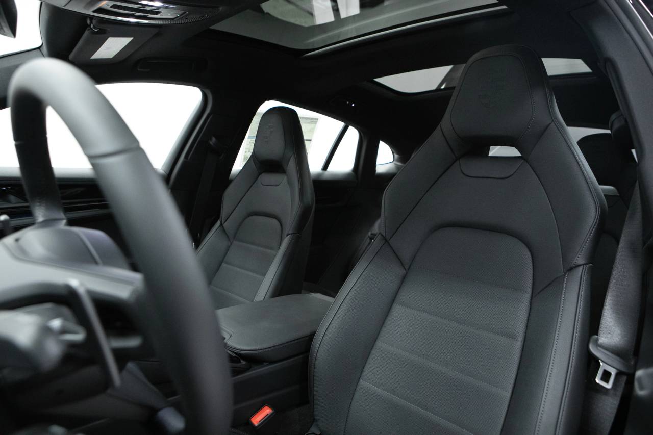 Thumbnail: 2026 Porsche Panamera - 5