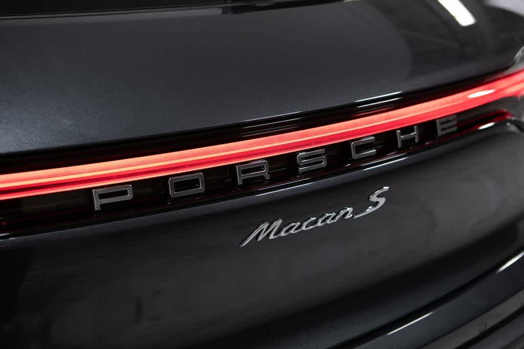 Thumbnail: 2025 Porsche Macan - 37