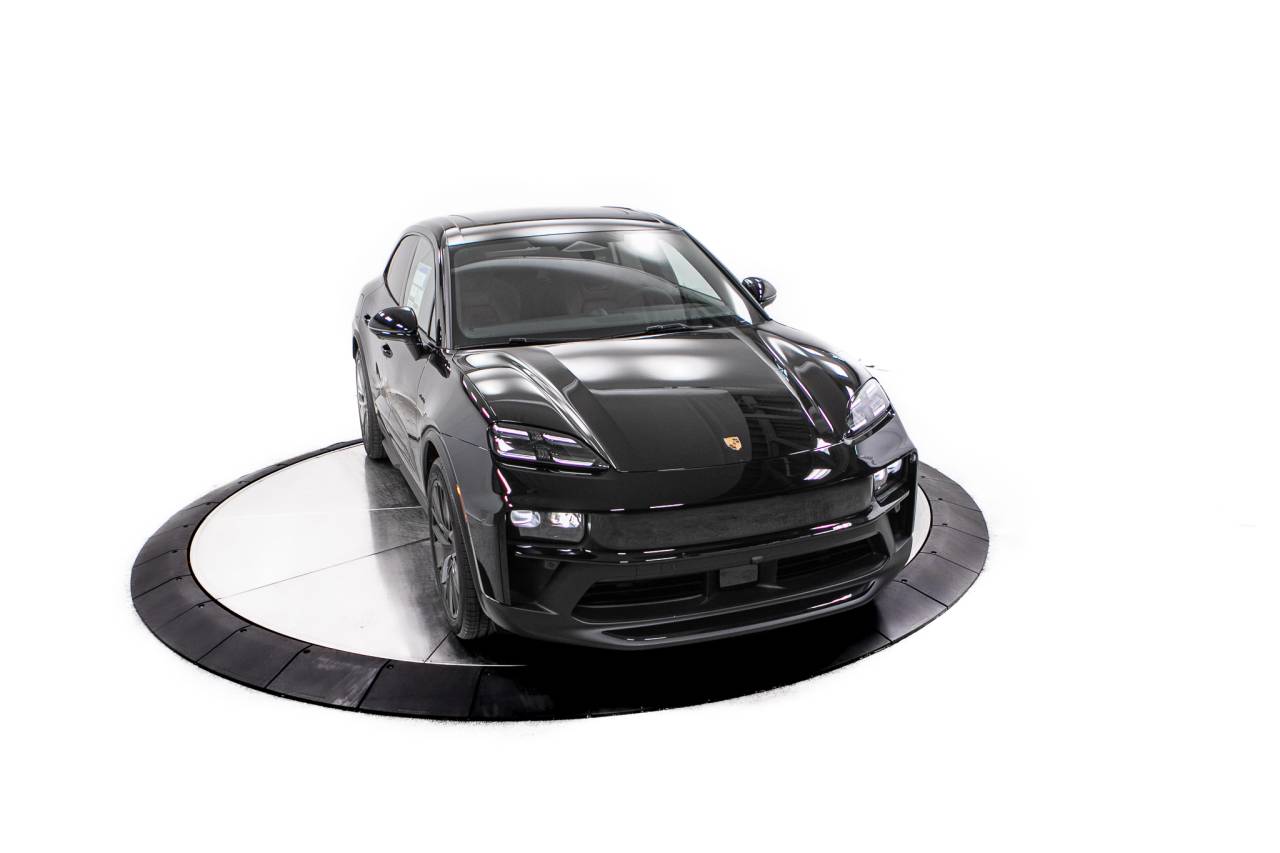 Thumbnail: 2026 Porsche Macan - 19