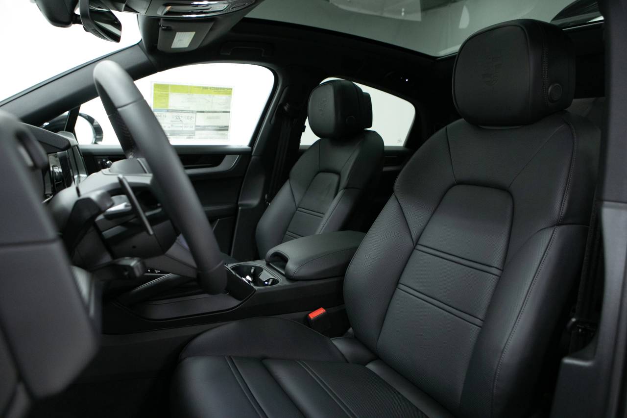 Thumbnail: 2025 Porsche Cayenne - 8