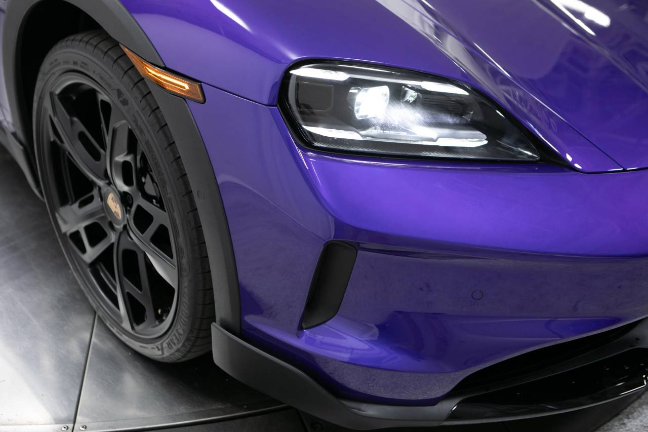 Thumbnail: 2026 Porsche Taycan - 12