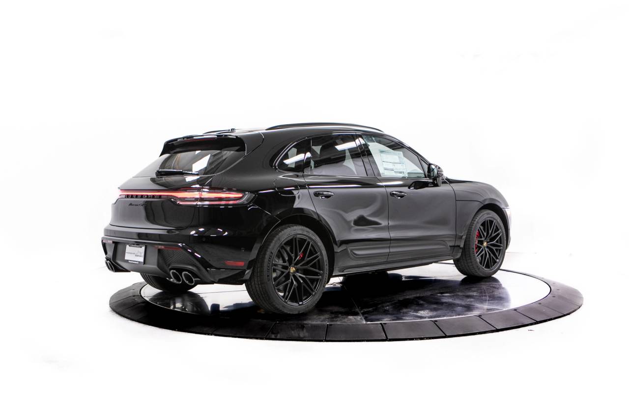 Thumbnail: 2026 Porsche Macan - 7