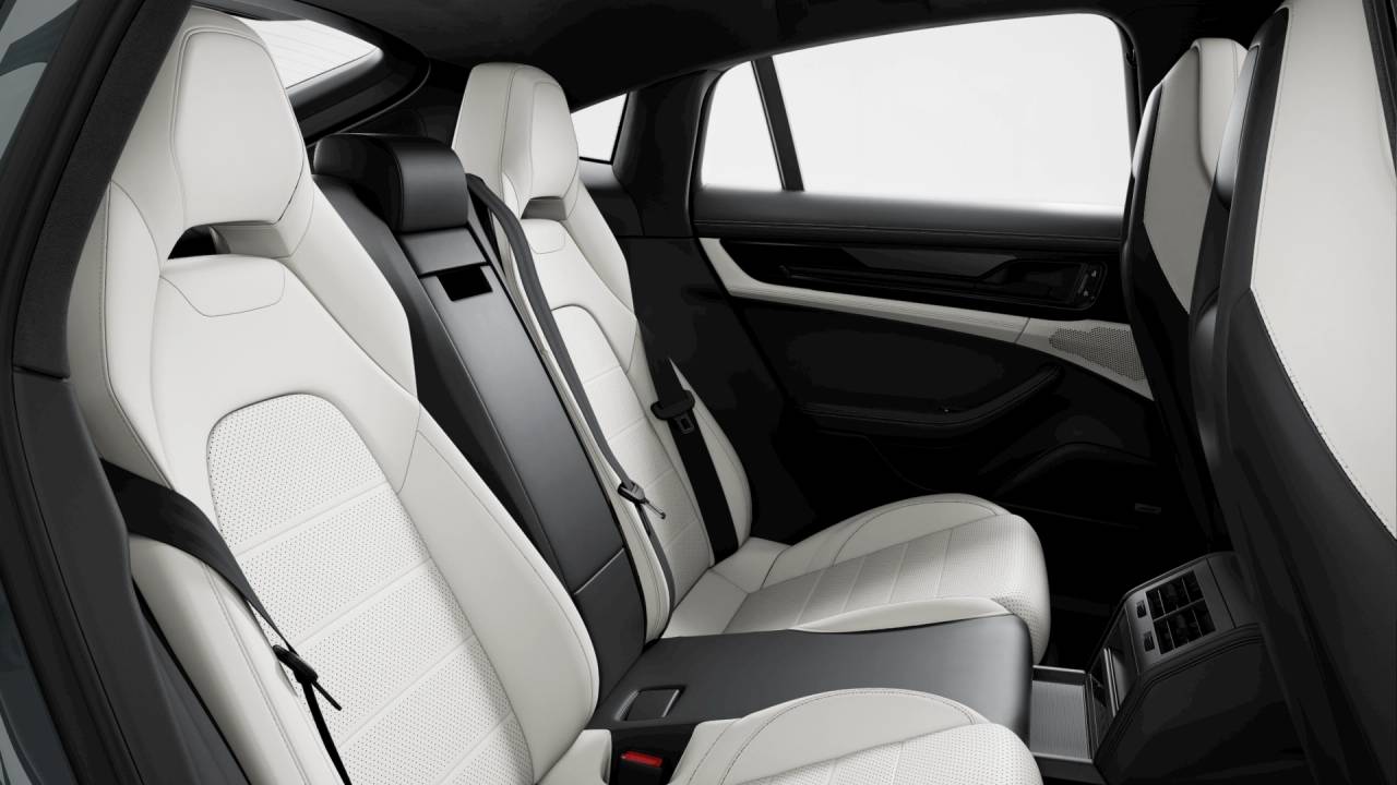 Thumbnail: 2026 Porsche Panamera - 10