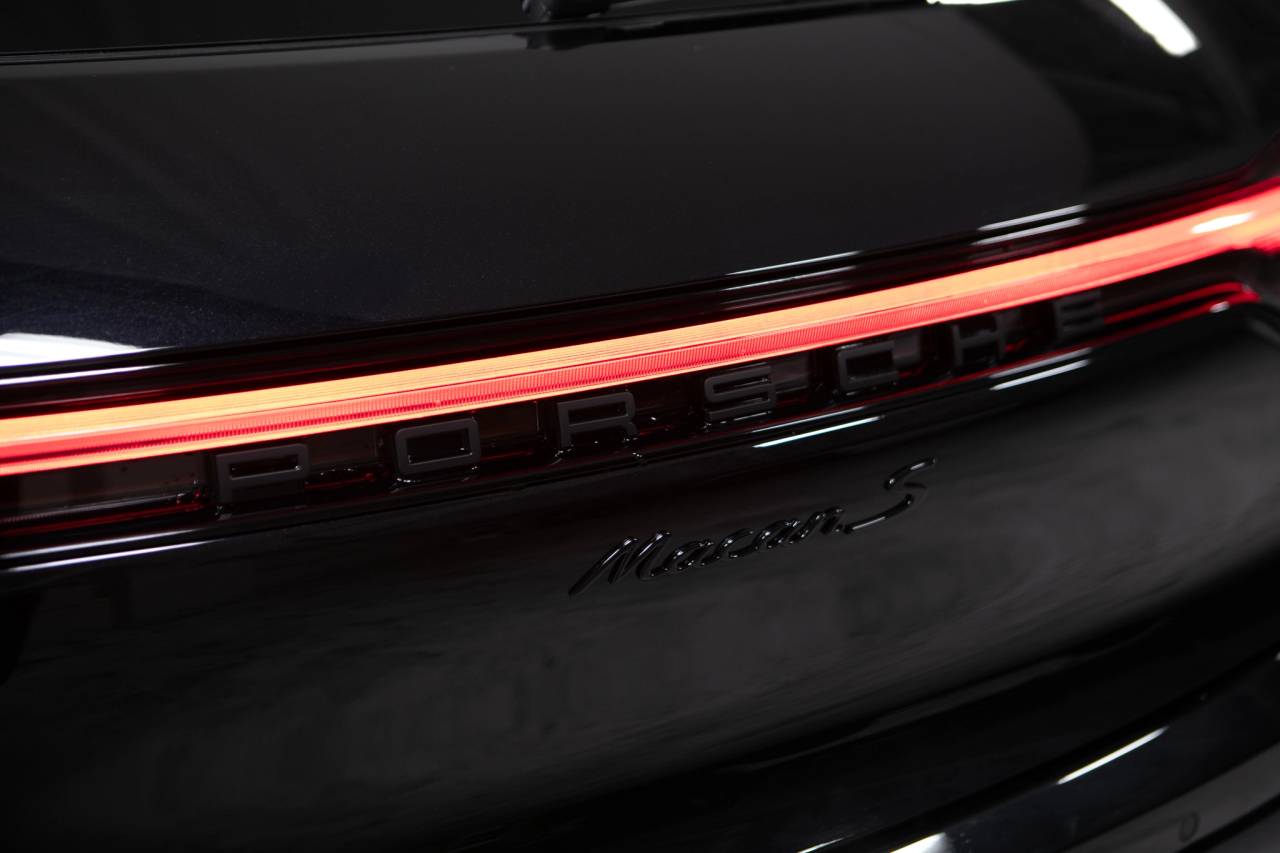 Thumbnail: 2026 Porsche Macan - 16