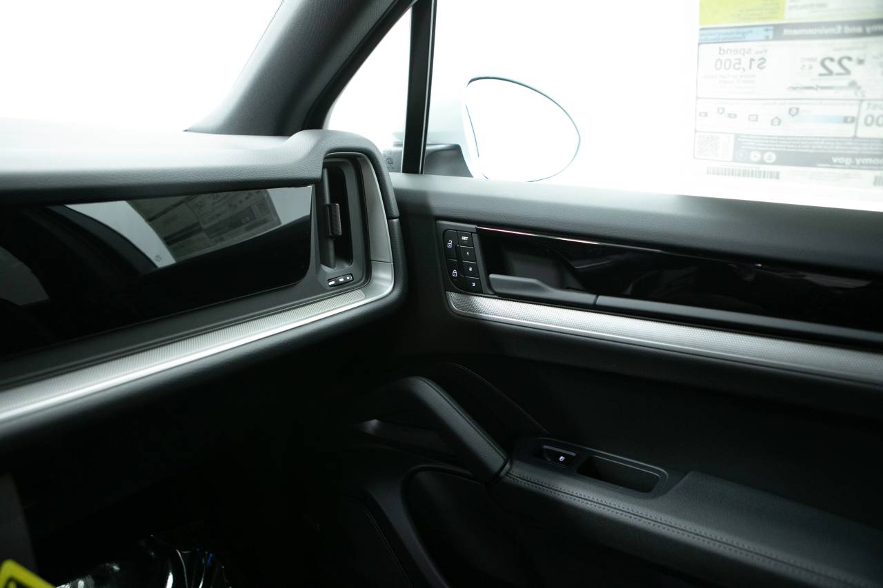 Thumbnail: 2025 Porsche Cayenne - 31