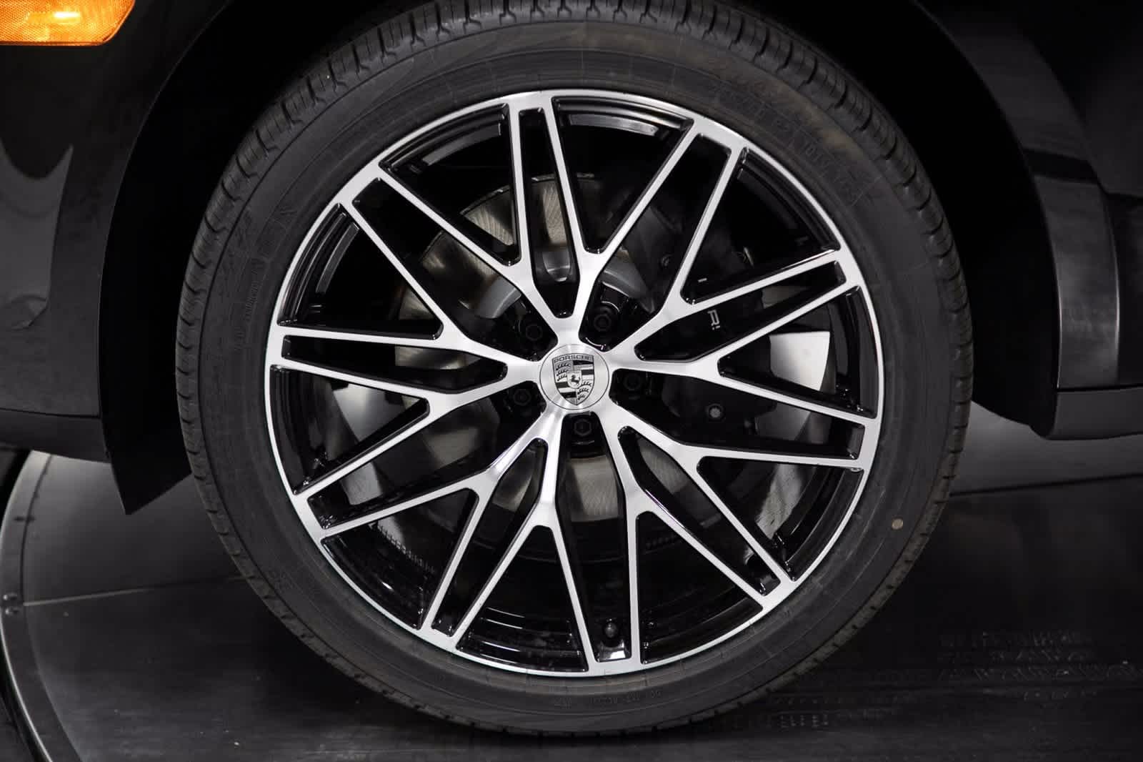 Thumbnail: 2025 Porsche Macan - 11