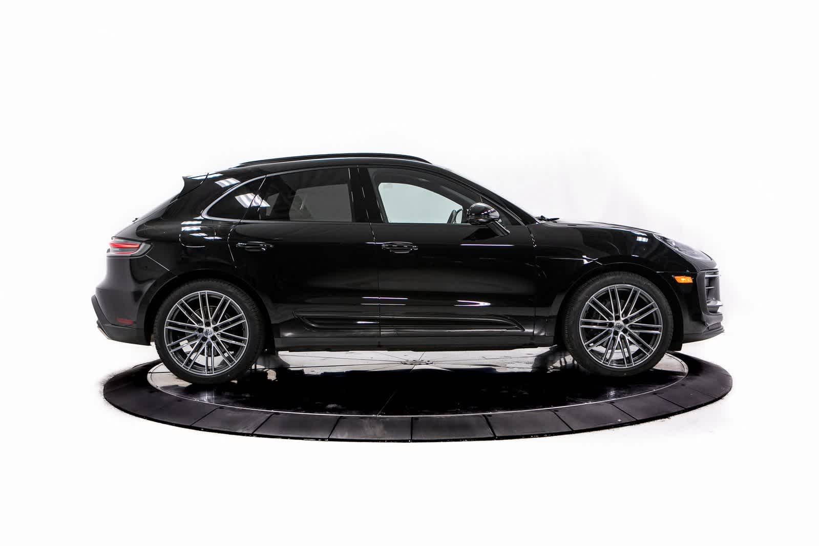 Thumbnail: 2025 Porsche Macan - 8