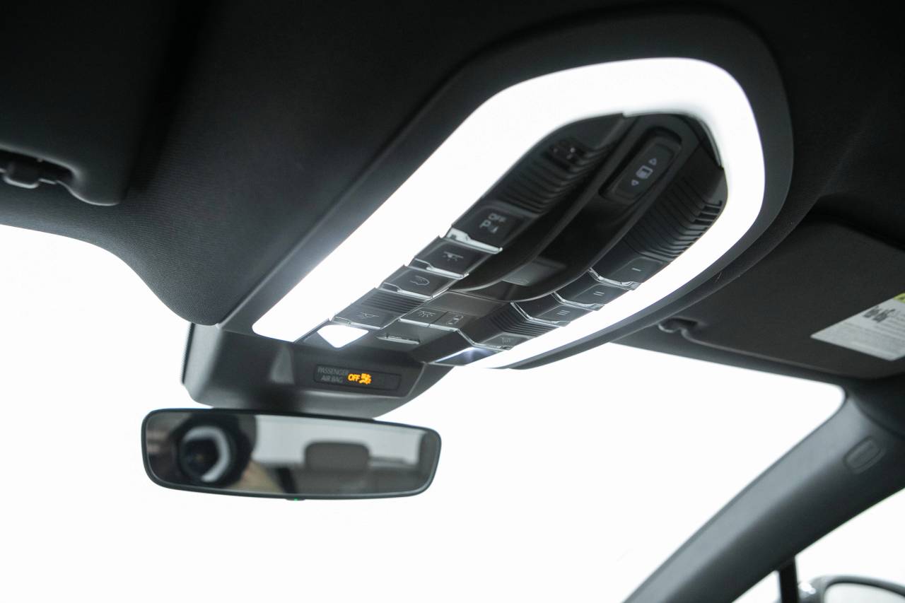 Thumbnail: 2026 Porsche Macan - 31