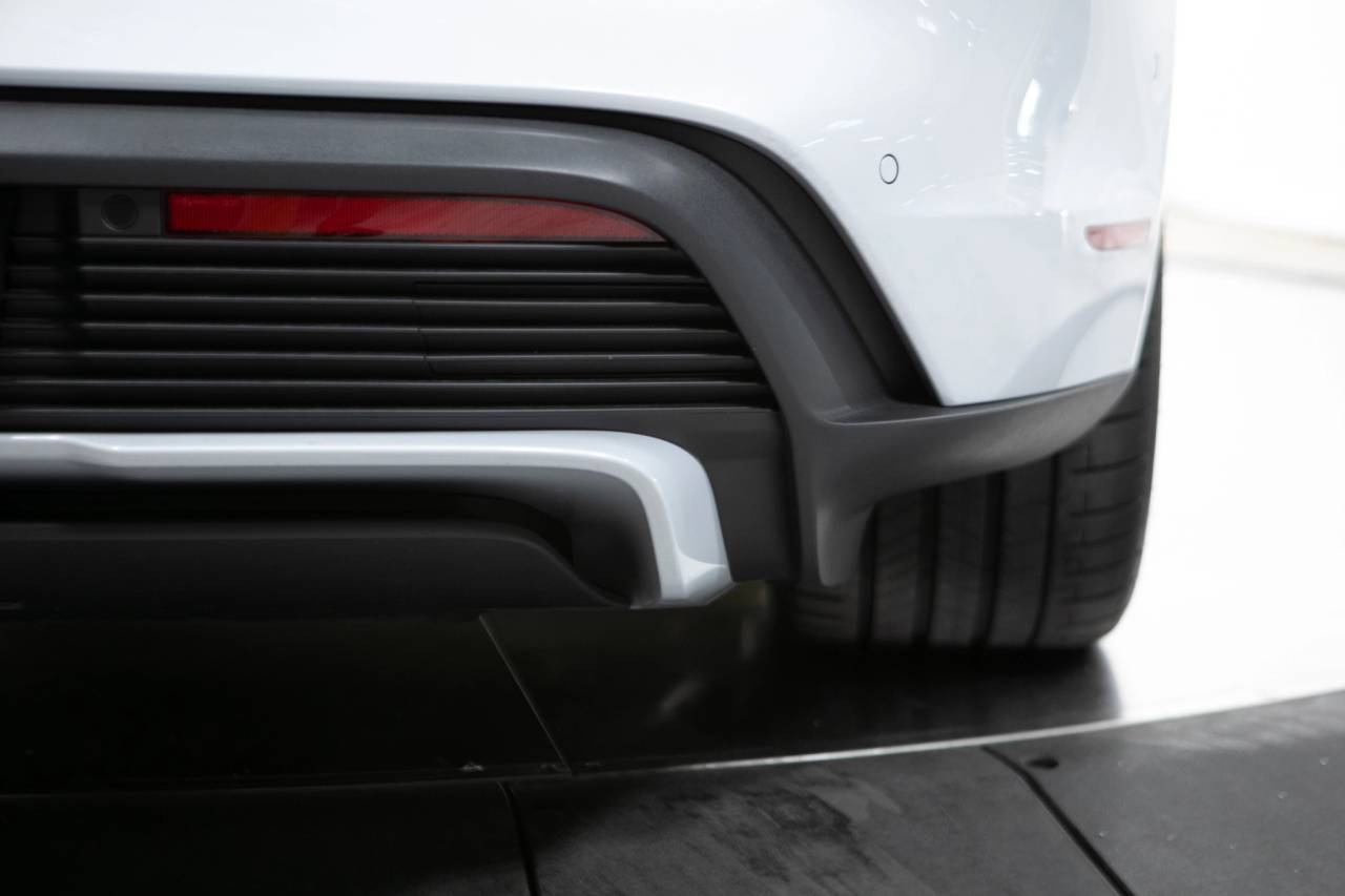 Thumbnail: 2026 Porsche Taycan - 17