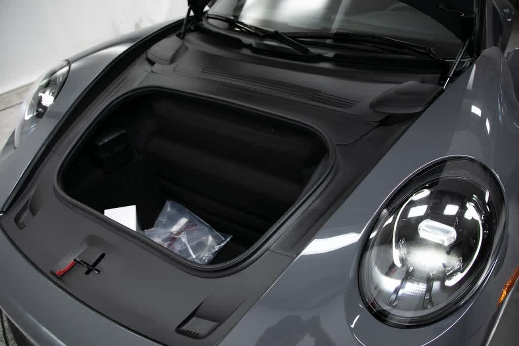 Thumbnail: 2025 Porsche 911 - 29