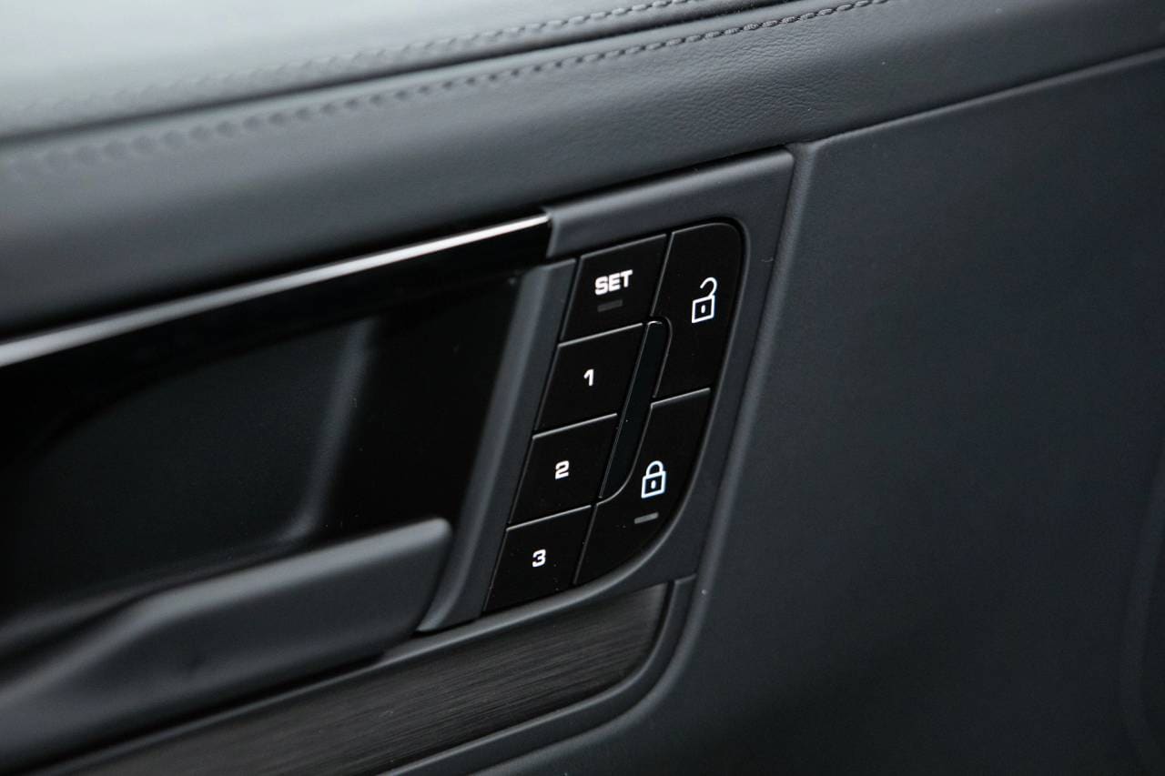 Thumbnail: 2026 Porsche  - 26