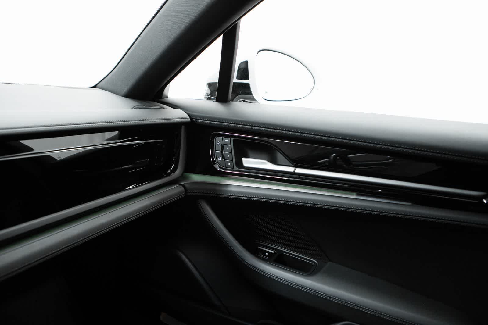 Thumbnail: 2024 Porsche Panamera - 30