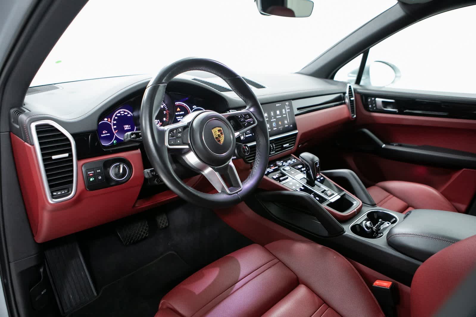 2022 Porsche Cayenne Base photo 4