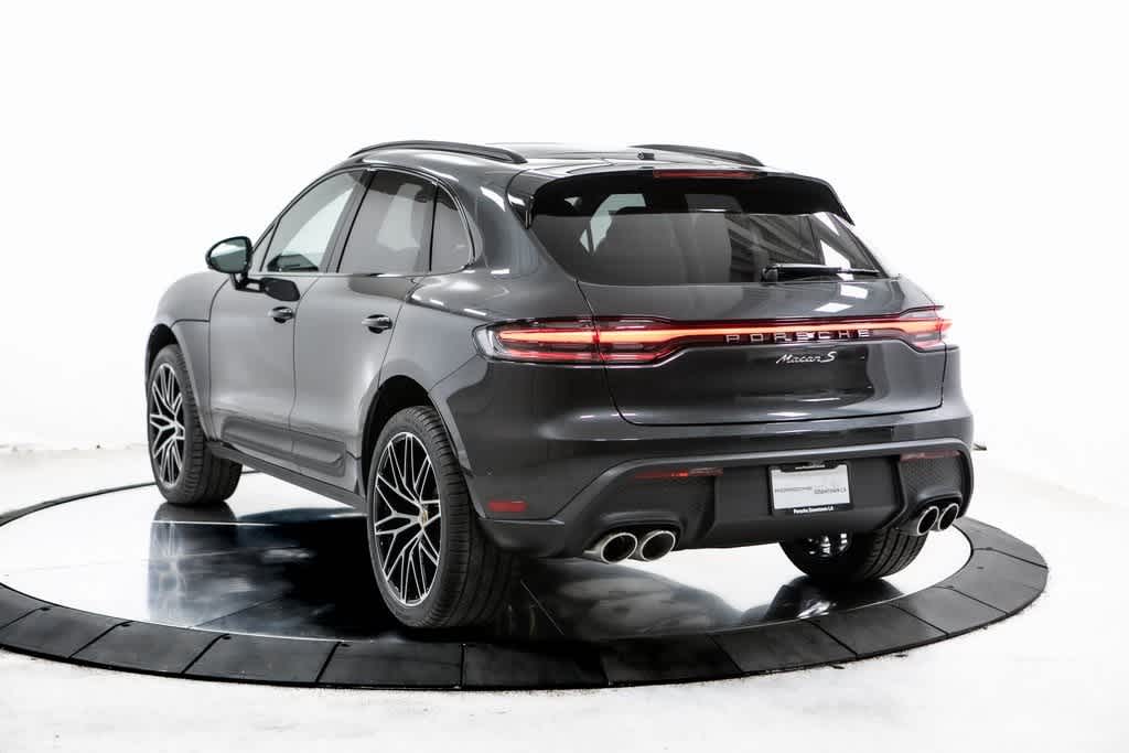 Thumbnail: 2025 Porsche Macan - 3