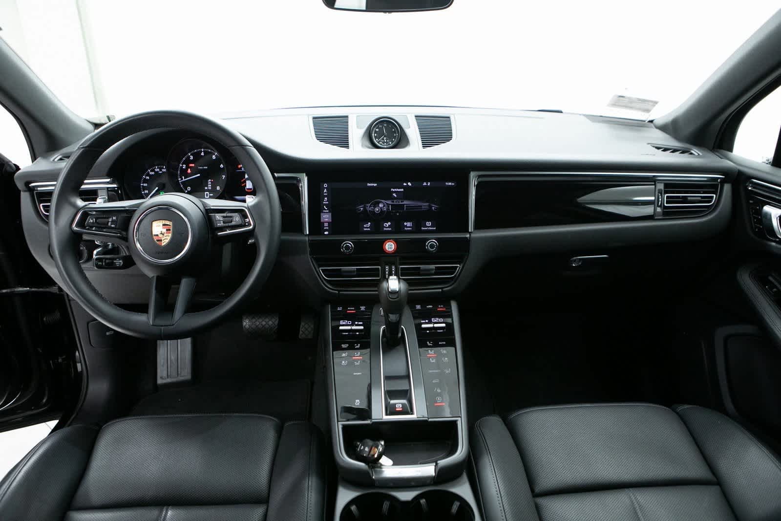 Thumbnail: 2025 Porsche Macan - 13