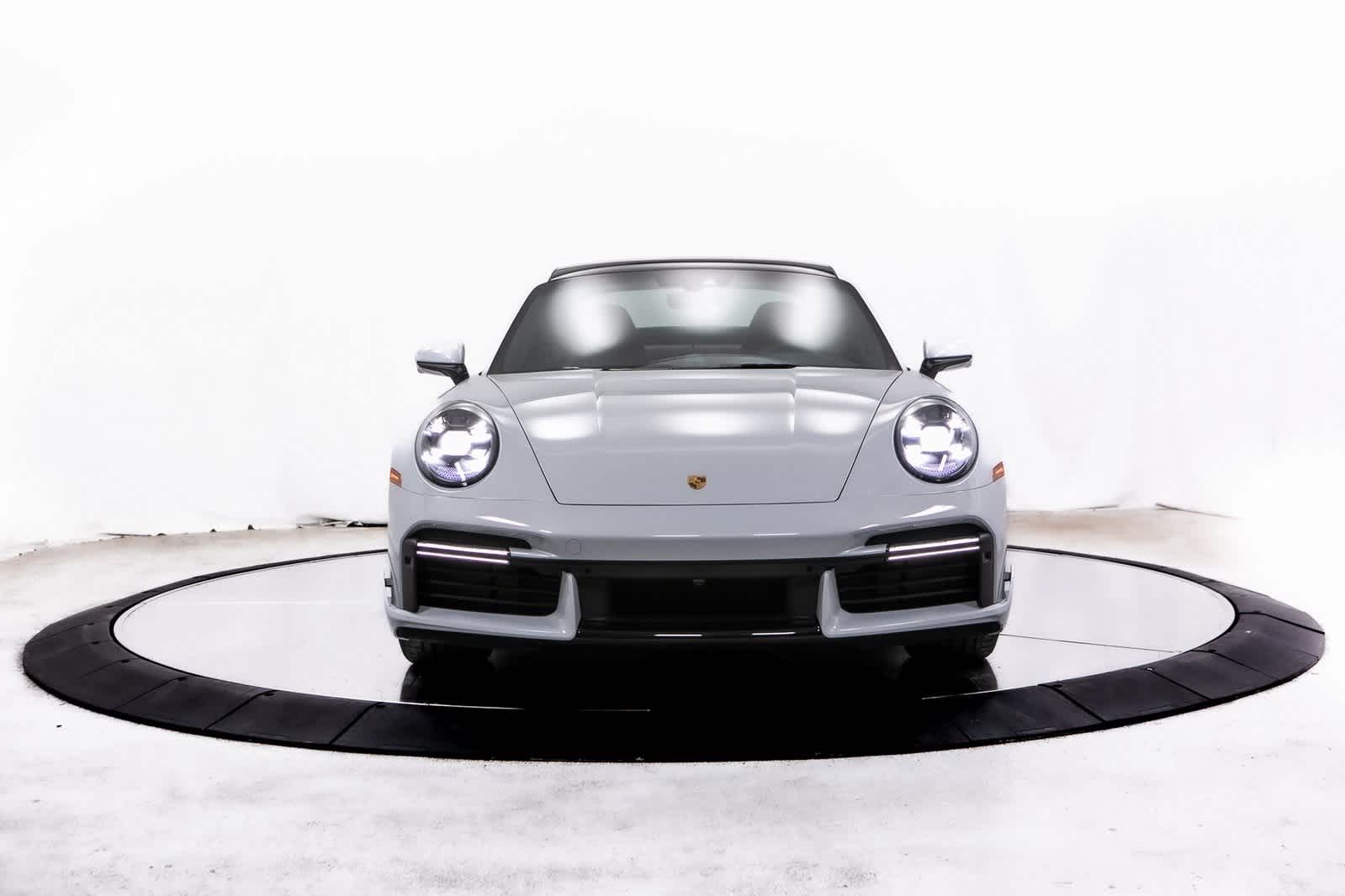 Thumbnail: 2025 Porsche 911 - 10