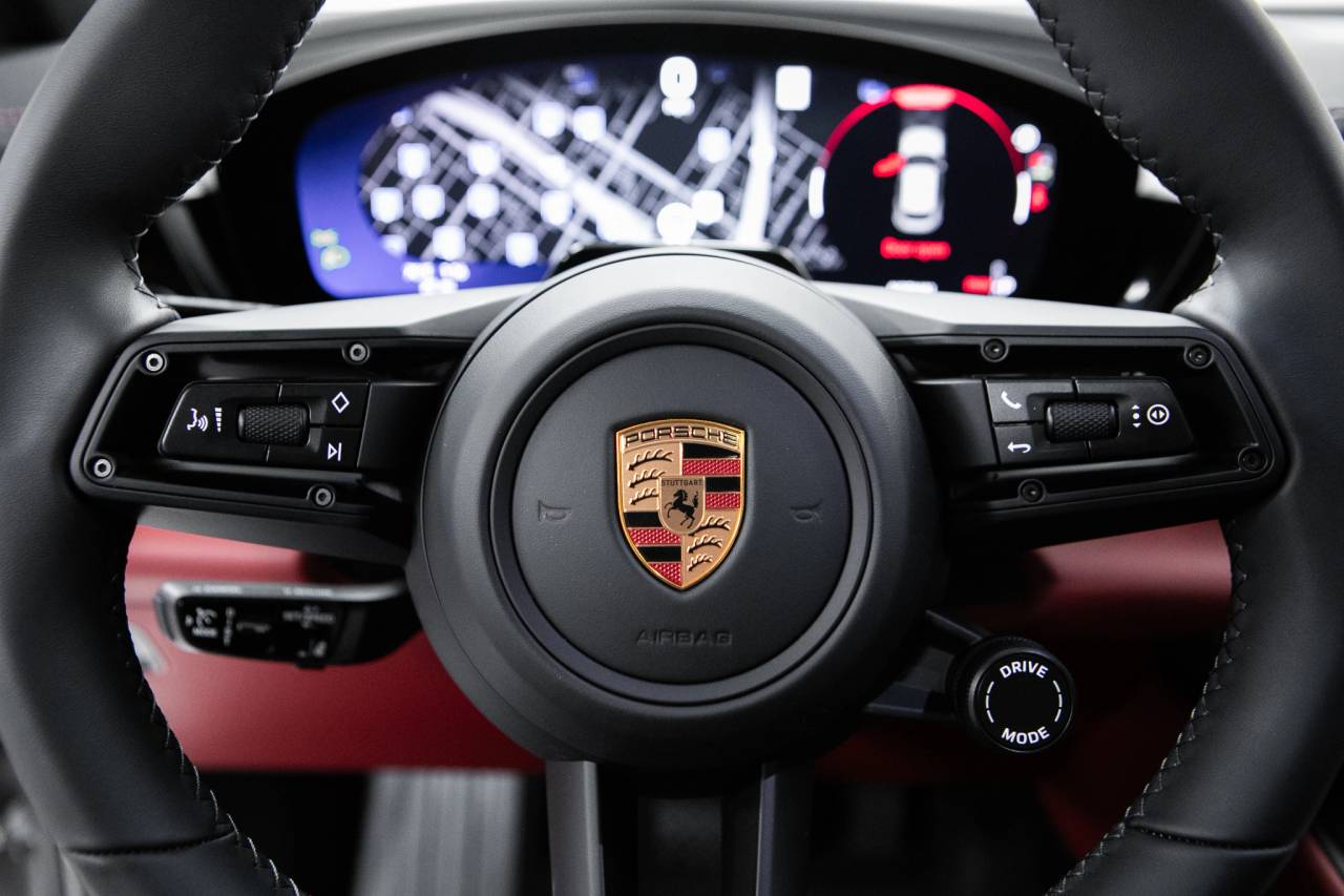 Thumbnail: 2026 Porsche Macan - 20
