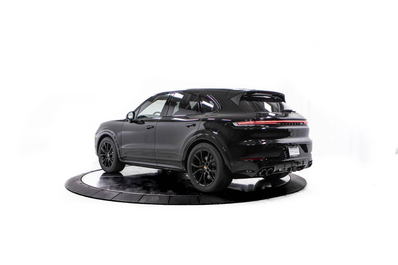 Thumbnail: 2026 Porsche Cayenne - 3
