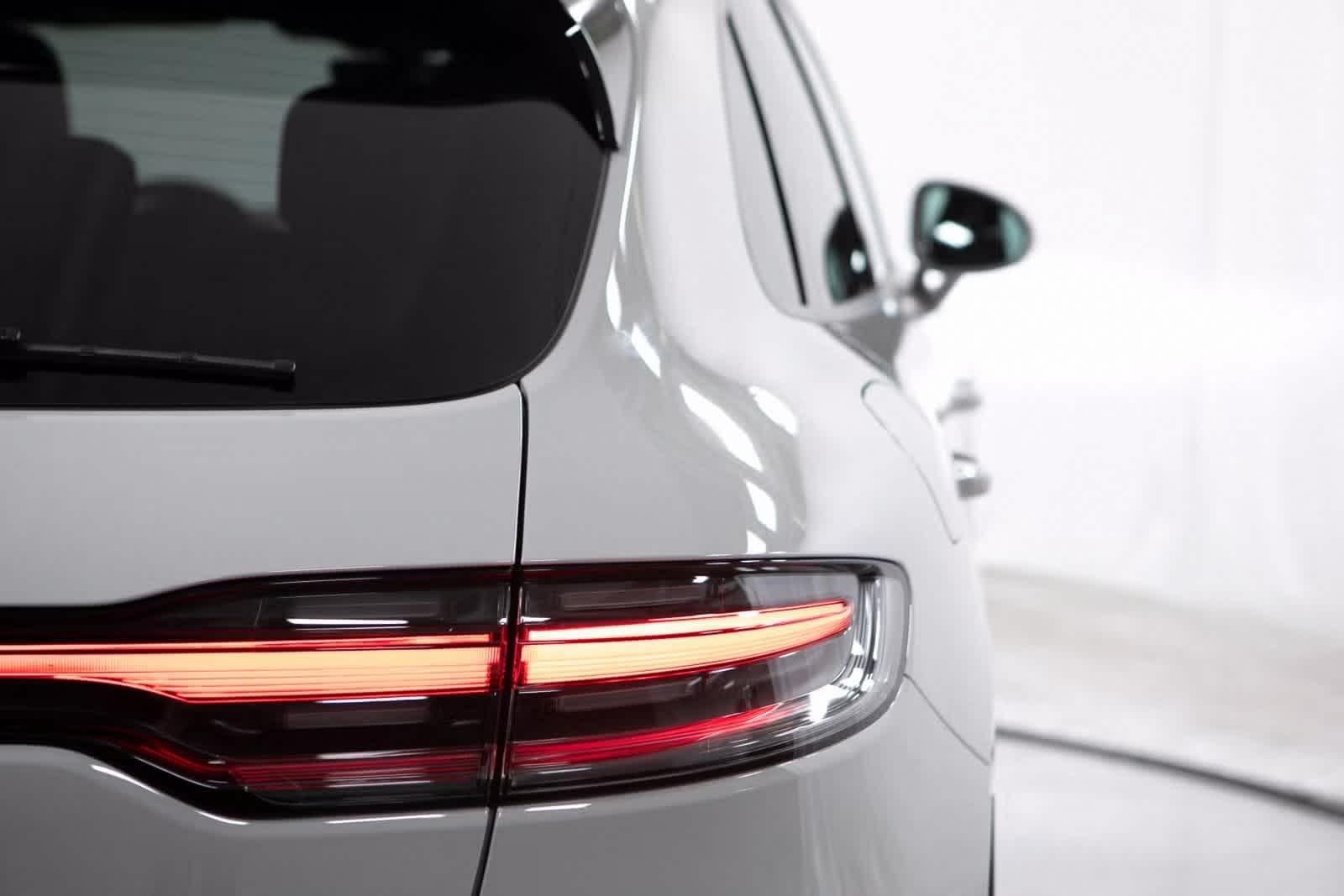 Thumbnail: 2025 Porsche Macan - 38