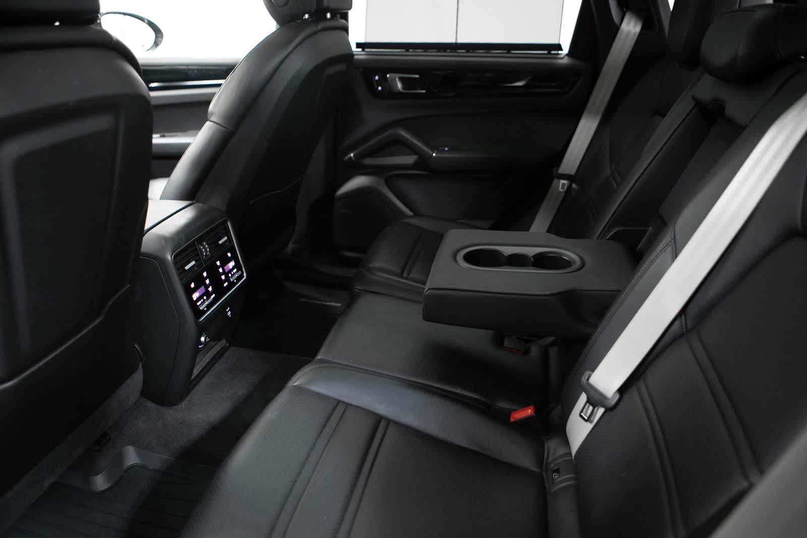 Thumbnail: 2023 Porsche Cayenne - 36