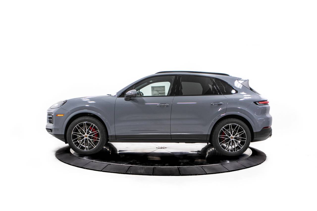 2026 Porsche Cayenne S photo 2