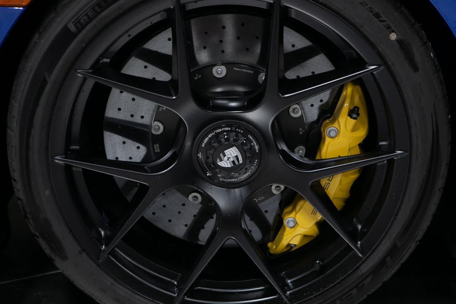 Thumbnail: 2025 Porsche 911 - 11