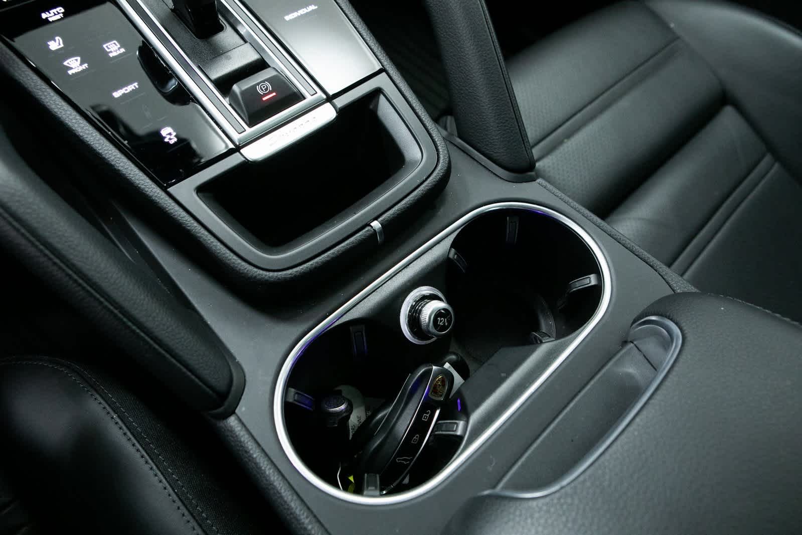 Thumbnail: 2022 Porsche Cayenne - 23