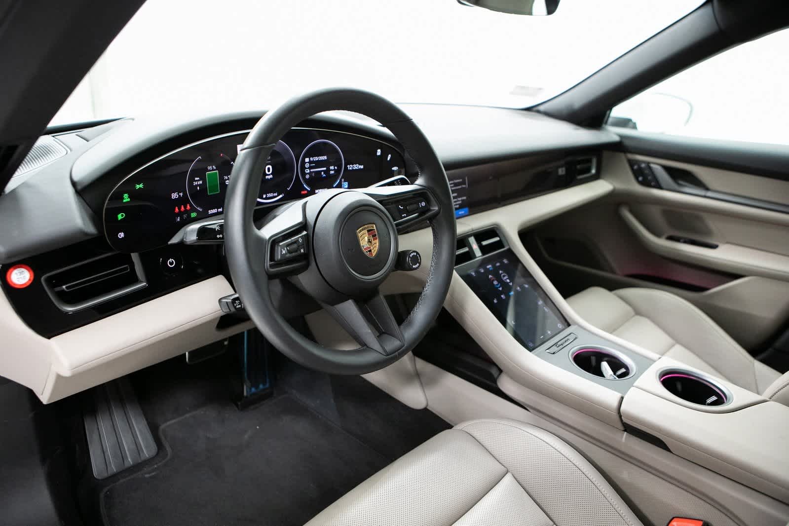 2025 Porsche Taycan Base photo 4