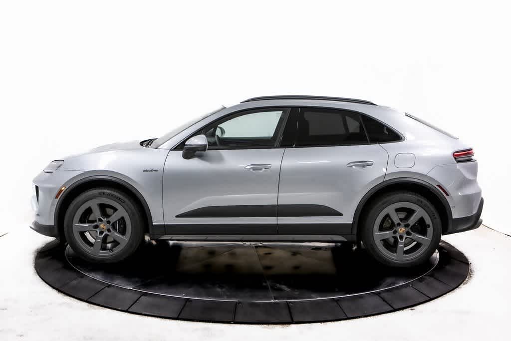 2025 Porsche Macan Electric photo 2
