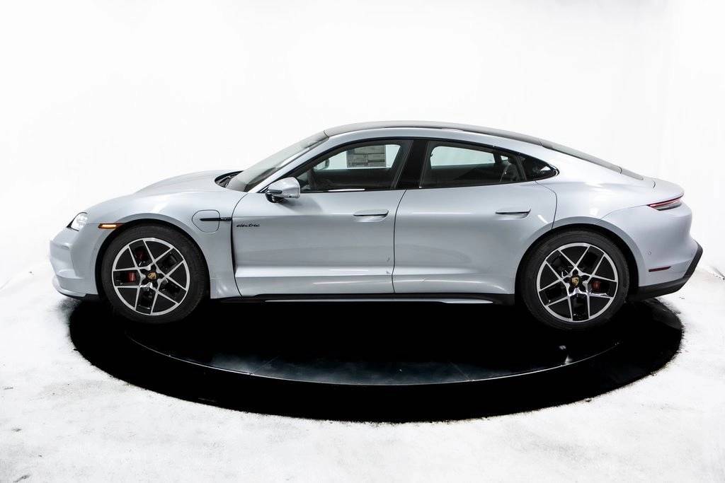 Thumbnail: 2025 Porsche Taycan - 2