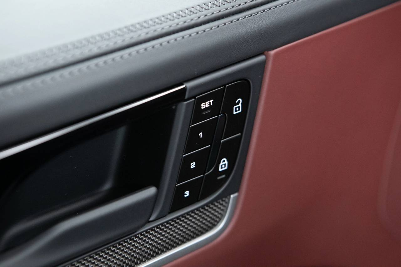 Thumbnail: 2026 Porsche  - 25