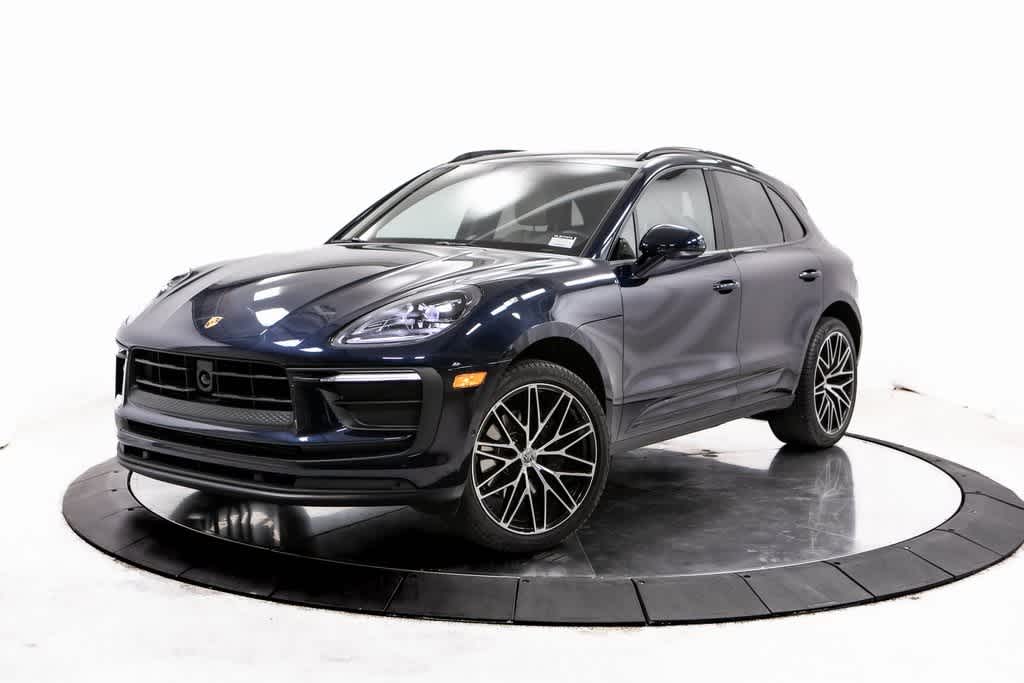 2023 Porsche Macan Base