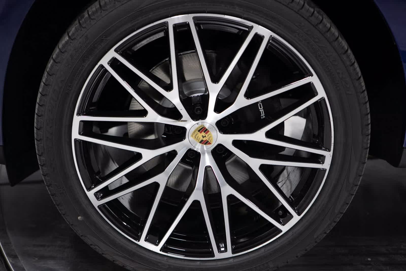 Thumbnail: 2025 Porsche Macan - 11