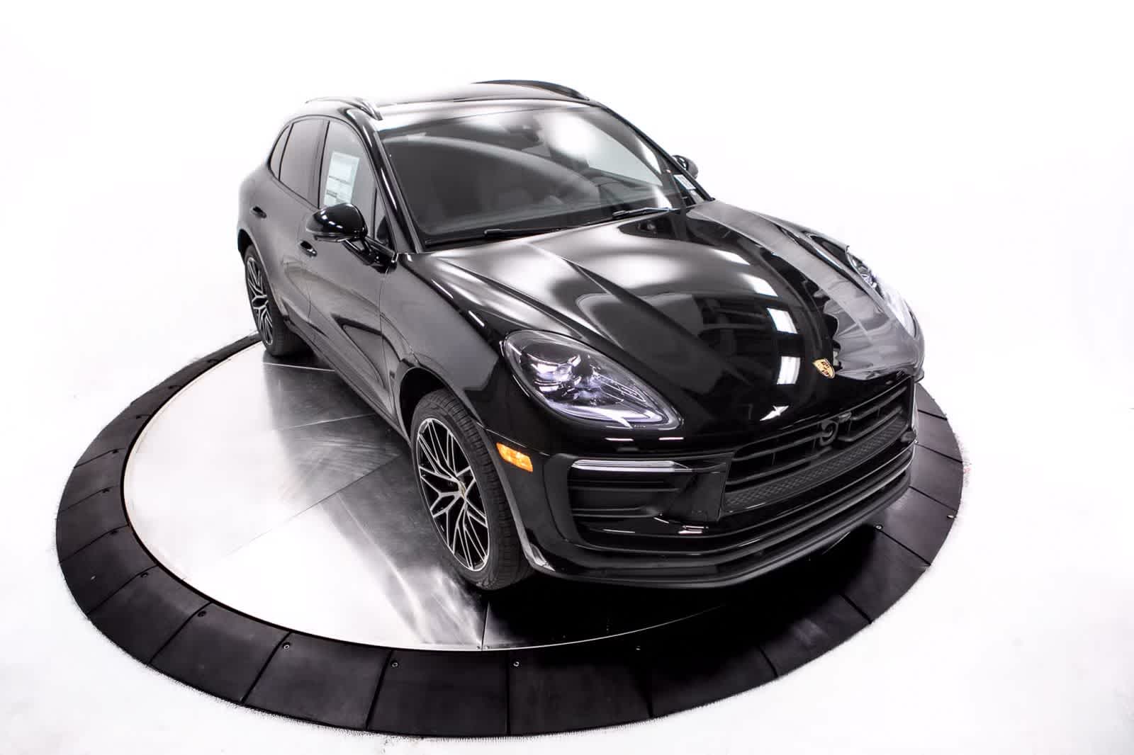 Thumbnail: 2026 Porsche Macan - 22