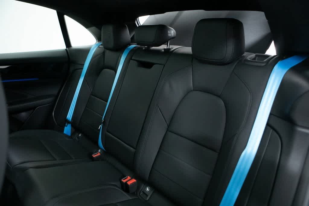 Thumbnail: 2025 Porsche Macan - 35