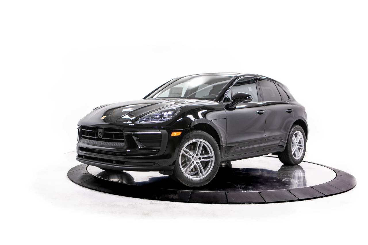 Thumbnail: 2026 Porsche Macan - 1