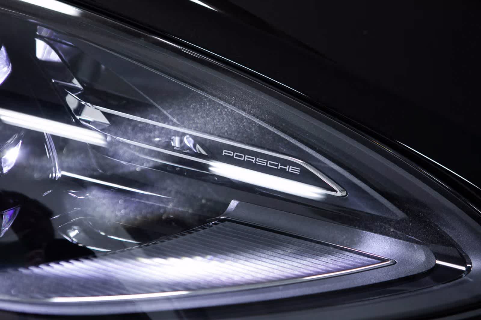 Thumbnail: 2026 Porsche Macan - 16