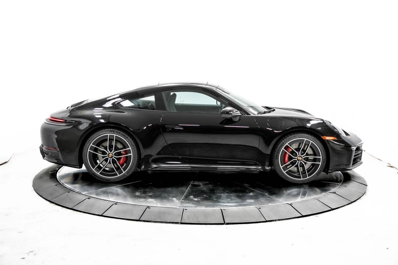 Thumbnail: 2025 Porsche 911 - 8