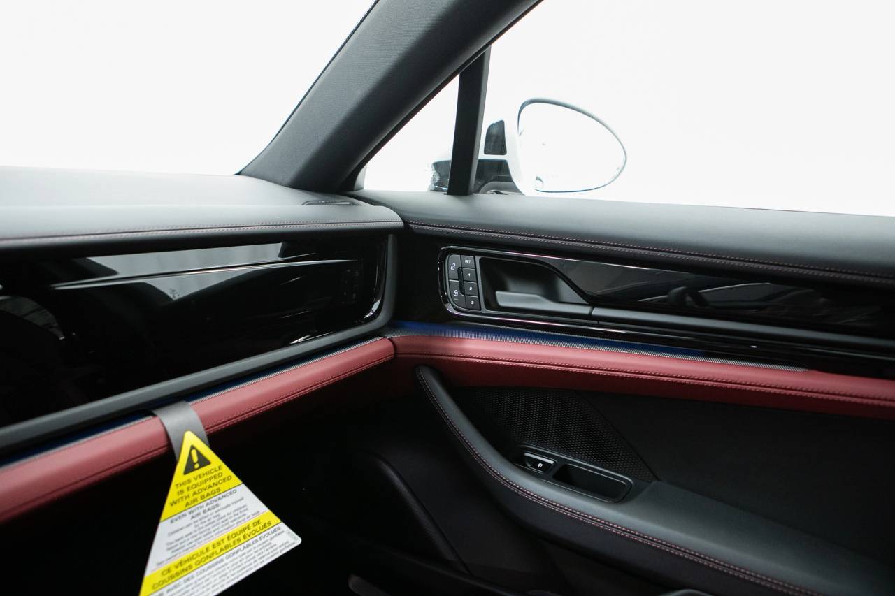 Thumbnail: 2026 Porsche Panamera - 30