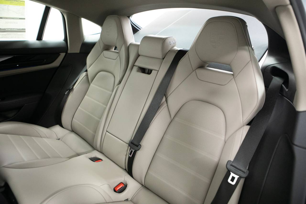 Thumbnail: 2026 Porsche Panamera - 38