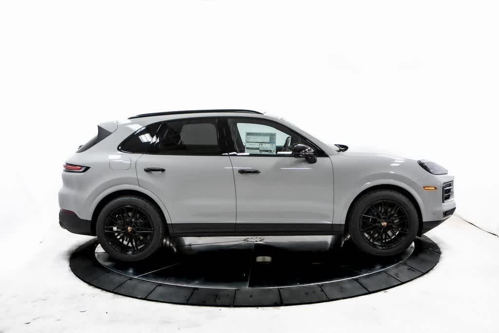 Thumbnail: 2025 Porsche Cayenne - 8