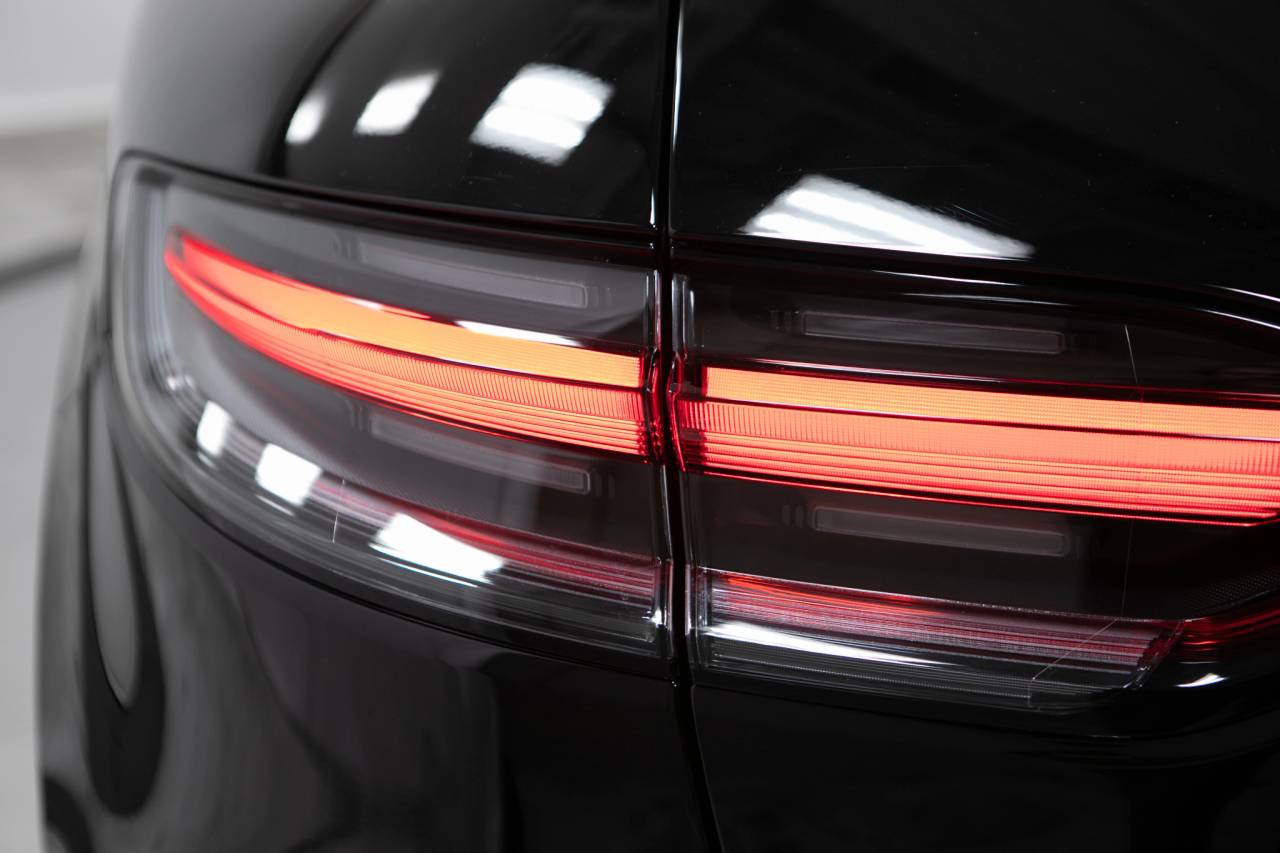 Thumbnail: 2026 Porsche Macan - 16