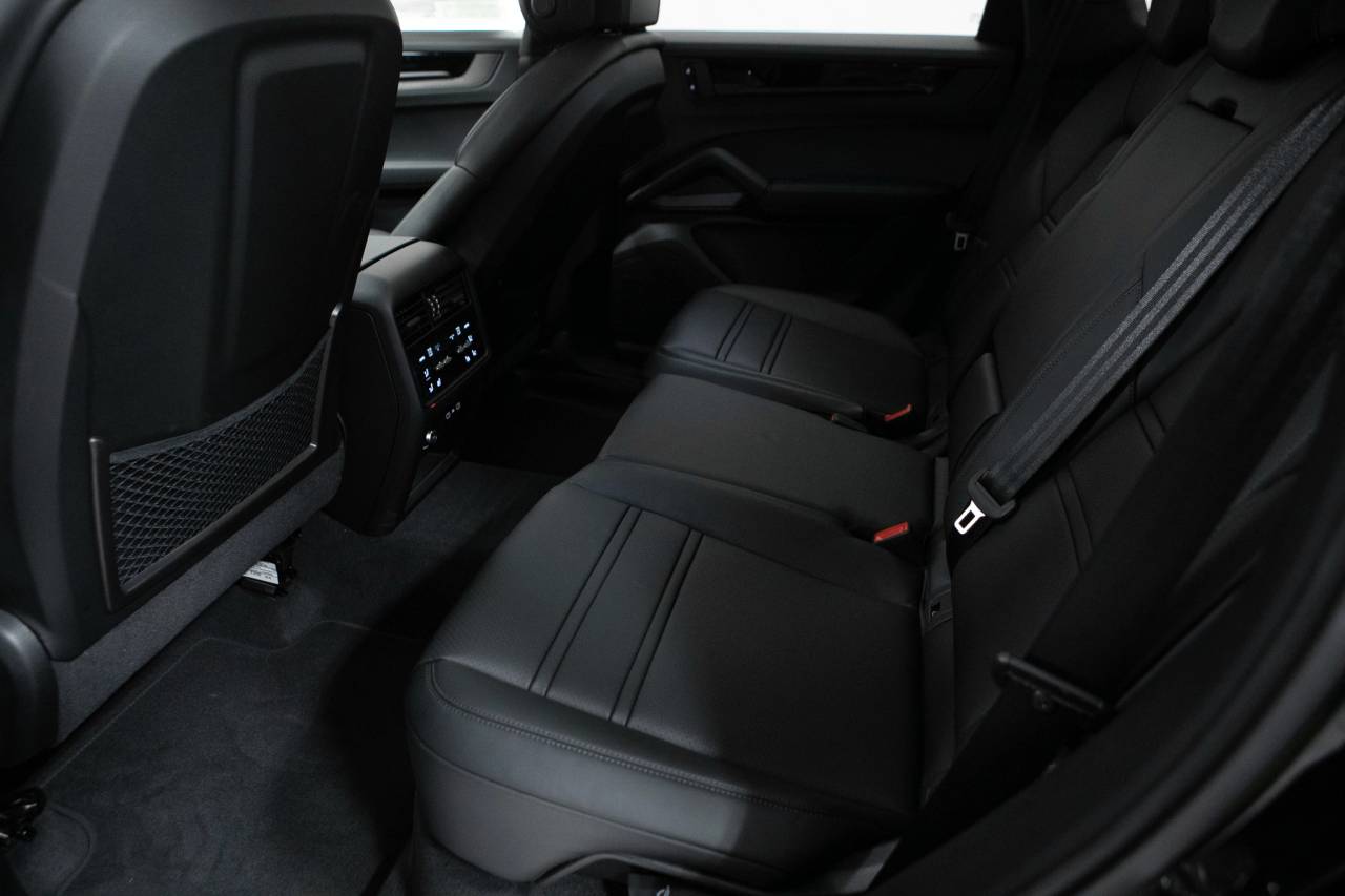 Thumbnail: 2026 Porsche Cayenne - 35