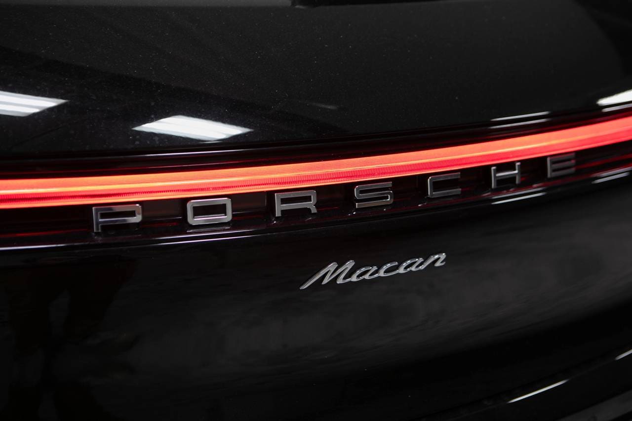 Thumbnail: 2026 Porsche Macan - 15